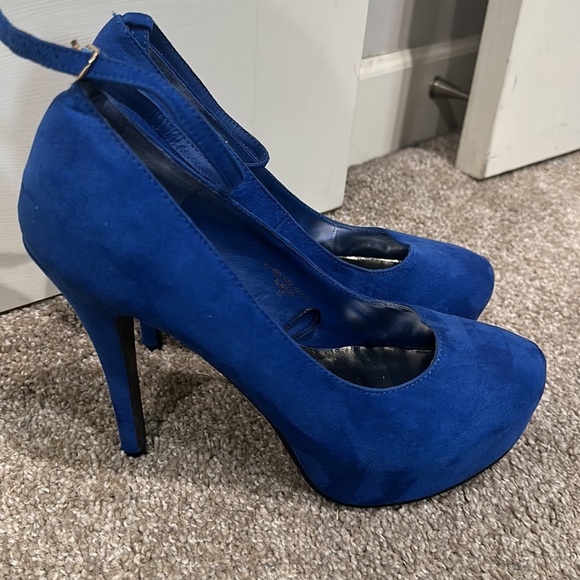 Platform Heels - Picture 2 of 5